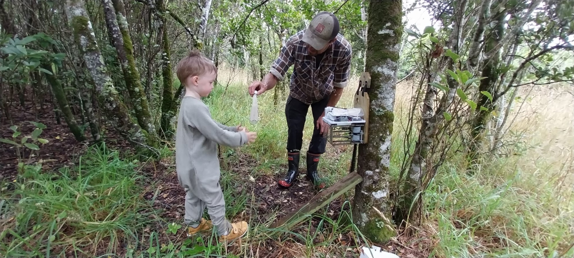 Paddy and Dave rebaiting a trap CILRT
